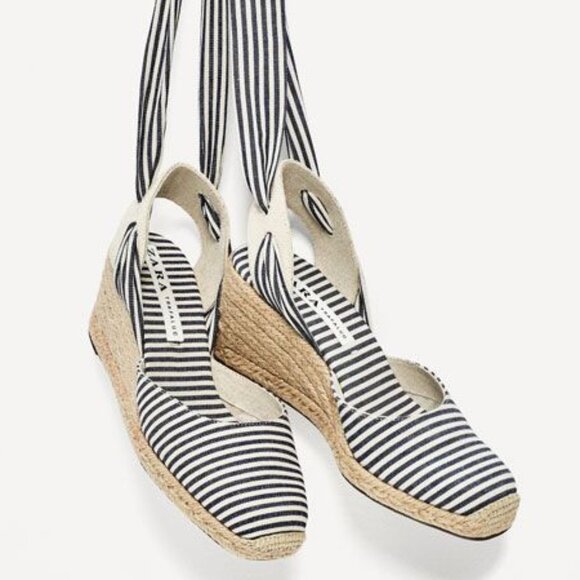 Zara - Striped Blue and White Espadrille Wedge Heels with Ankle Ties - size 7.5 - Picture 1 of 6